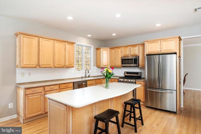 71 HEMLOCK DR, New Egypt, NJ 08533