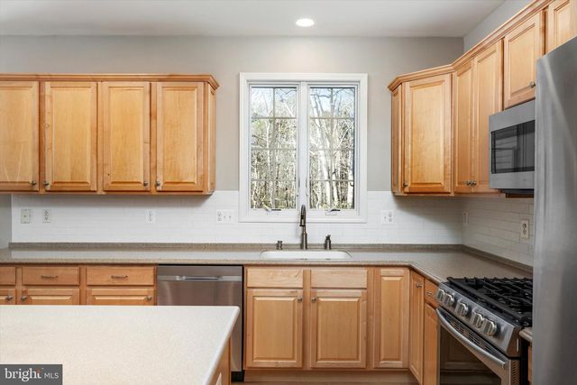 71 HEMLOCK DR, New Egypt, NJ 08533