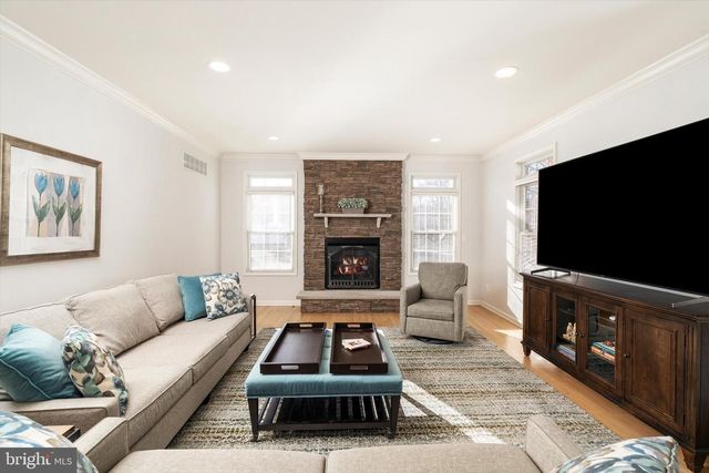 71 HEMLOCK DR, New Egypt, NJ 08533