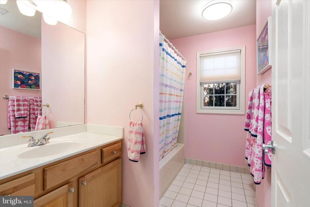 71 HEMLOCK DR, New Egypt, NJ 08533