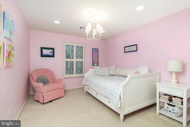 71 HEMLOCK DR, New Egypt, NJ 08533