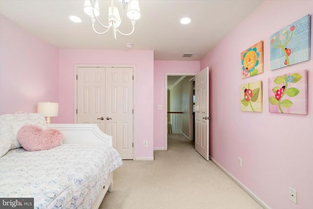 71 HEMLOCK DR, New Egypt, NJ 08533