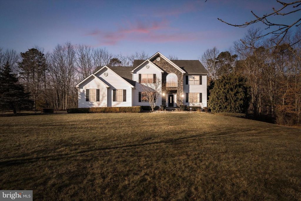 71 HEMLOCK DR, New Egypt, NJ 08533