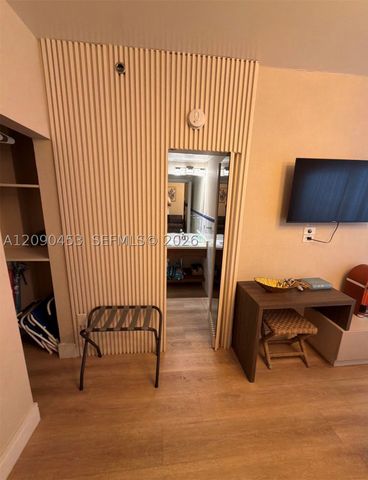 918 Ocean Dr 206, Miami Beach, FL 33139