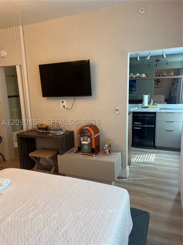 918 Ocean Dr 206, Miami Beach, FL 33139