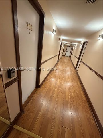 918 Ocean Dr 206, Miami Beach, FL 33139