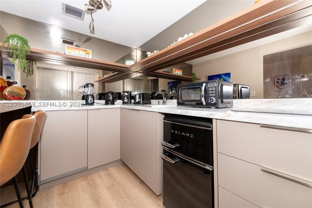 918 Ocean Dr 206, Miami Beach, FL 33139