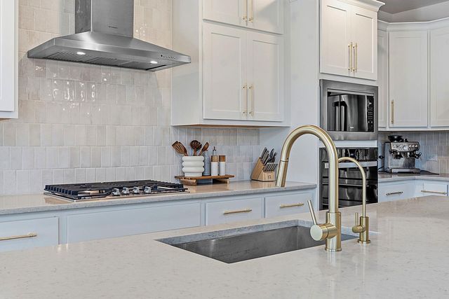 212 Barnstorm LN, Georgetown, TX 78633