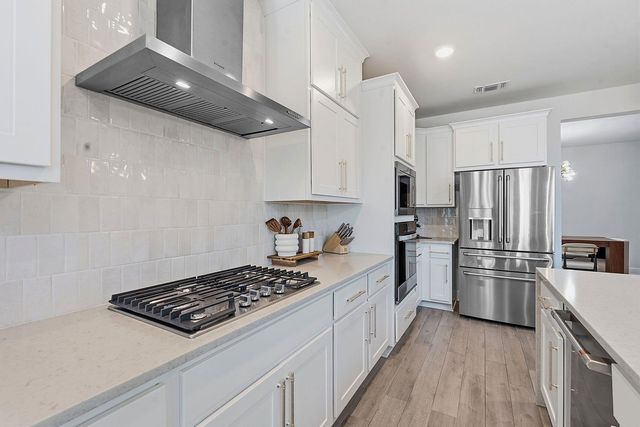 212 Barnstorm LN, Georgetown, TX 78633