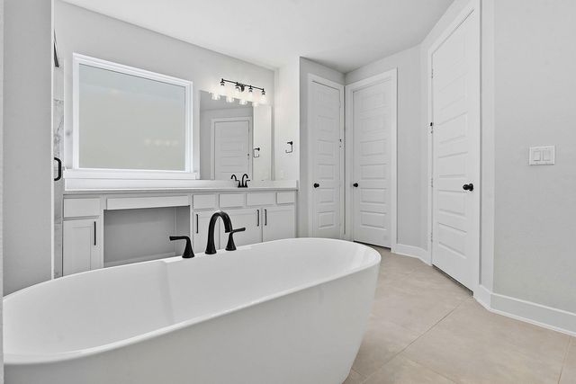 212 Barnstorm LN, Georgetown, TX 78633