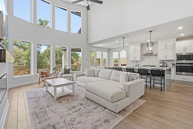 212 Barnstorm LN, Georgetown, TX 78633