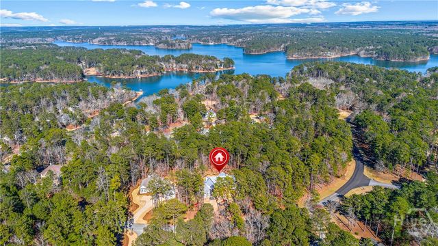 1040 Parrotts Cove, Greensboro, GA 30642