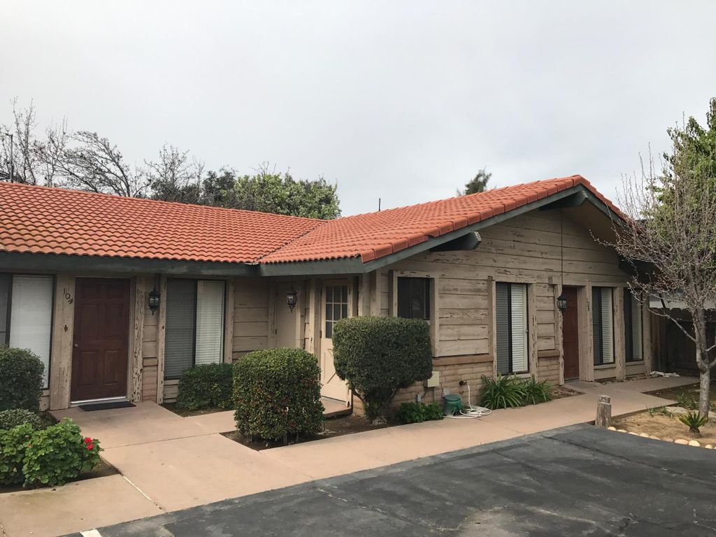 Image 4 of property listing at 7089 N Howard Street, Fresno, CA 93720
