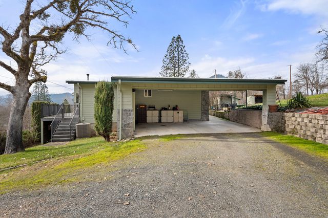 3201 Helms Road, Grants Pass, OR 97527