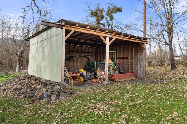 3201 Helms Road, Grants Pass, OR 97527