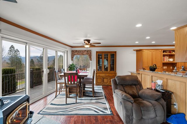 3201 Helms Road, Grants Pass, OR 97527