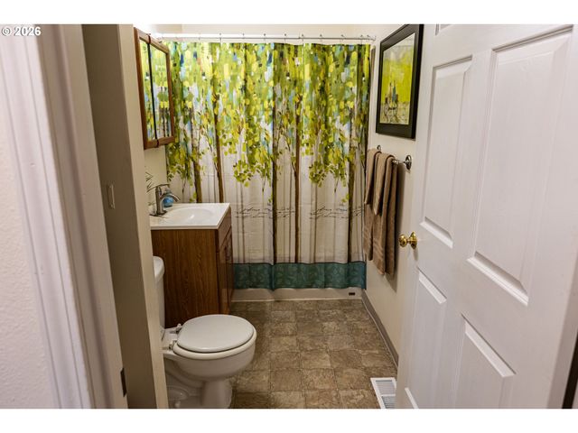 7421 Se MARTINS St, Portland, OR 97206