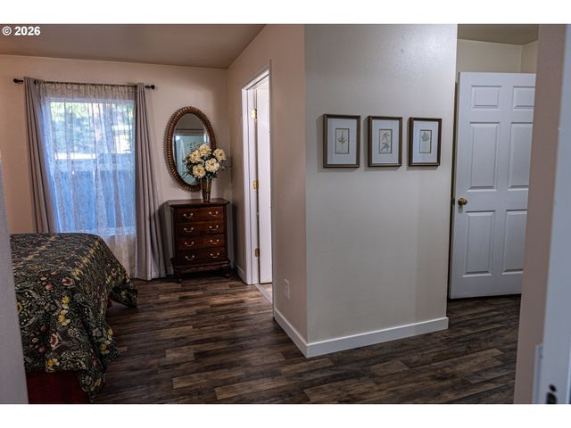7421 Se MARTINS St, Portland, OR 97206