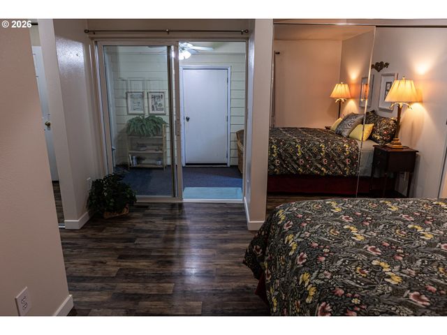 7421 Se MARTINS St, Portland, OR 97206