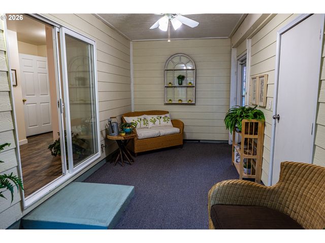 7421 Se MARTINS St, Portland, OR 97206