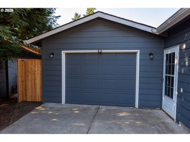 7421 Se MARTINS St, Portland, OR 97206