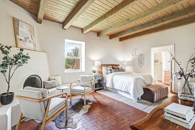 847 W La Entrada, Corrales, NM 87048