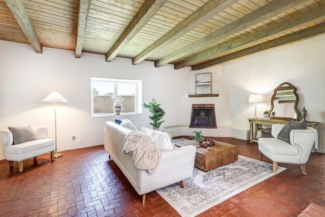 847 W La Entrada, Corrales, NM 87048