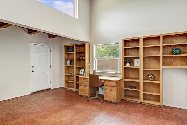 847 W La Entrada, Corrales, NM 87048