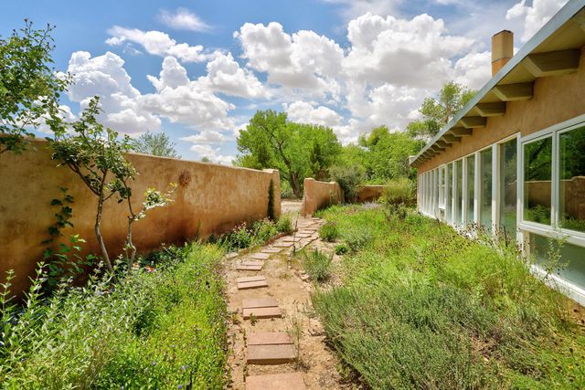 847 W La Entrada, Corrales, NM 87048