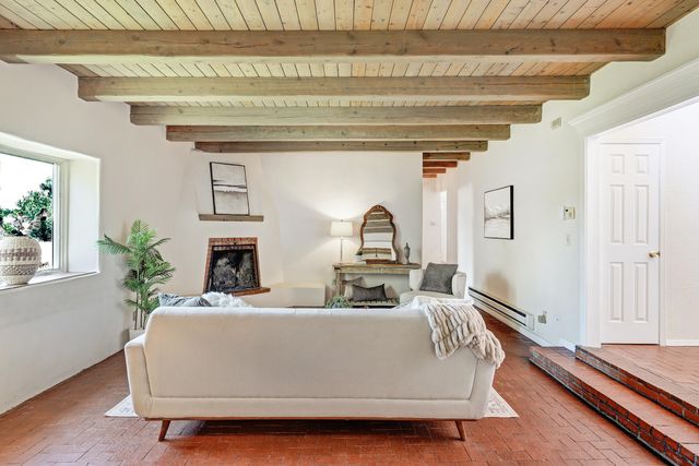 847 W La Entrada, Corrales, NM 87048