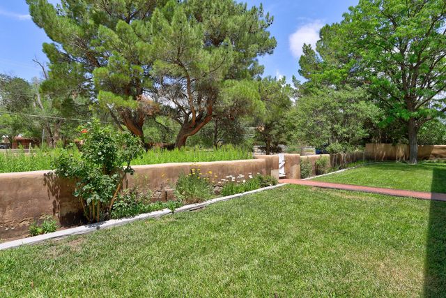 847 W La Entrada, Corrales, NM 87048