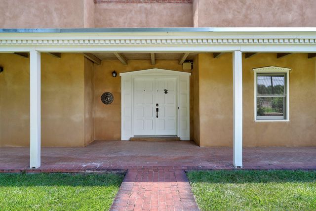 847 W La Entrada, Corrales, NM 87048
