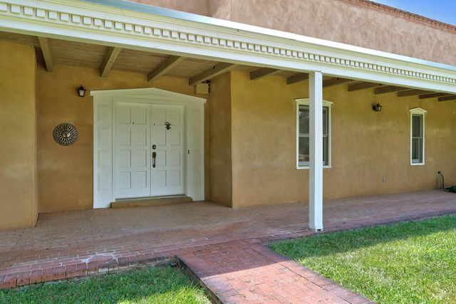 847 W La Entrada, Corrales, NM 87048
