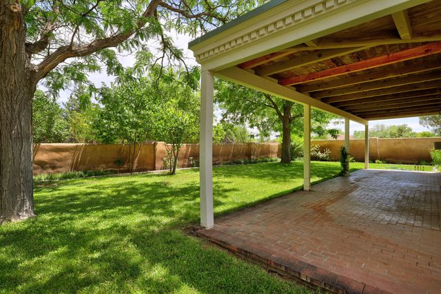 847 W La Entrada, Corrales, NM 87048