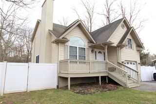 275 Railroad Avenue, Center Moriches, NY 11934