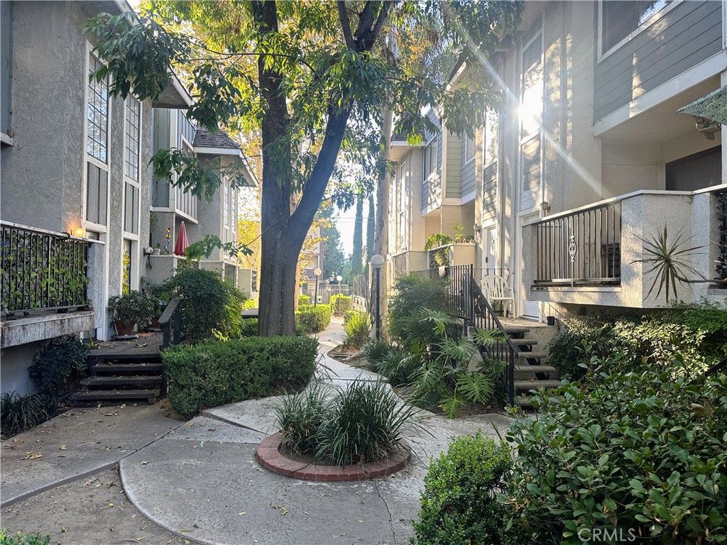 9140 Burnet, North Hills, CA 91343 — exterior