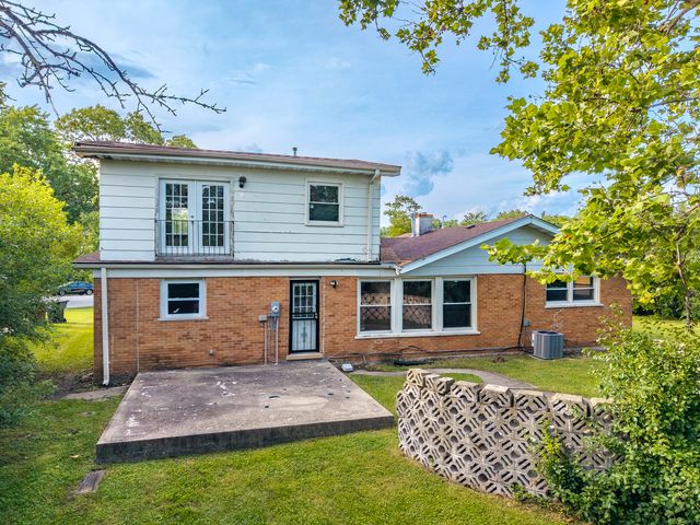 3205 Oak Court, Hazel Crest, IL 60429