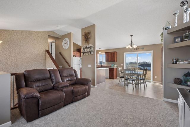 312 10th Street SE, Freeport, MN 56331