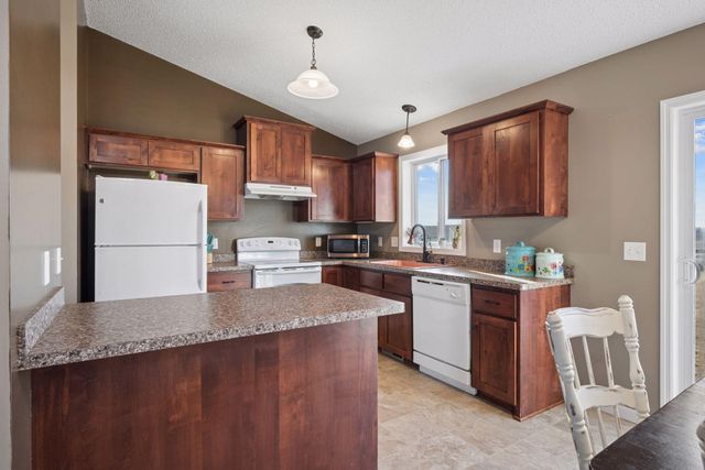 312 10th Street SE, Freeport, MN 56331