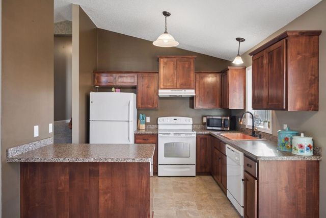 312 10th Street SE, Freeport, MN 56331