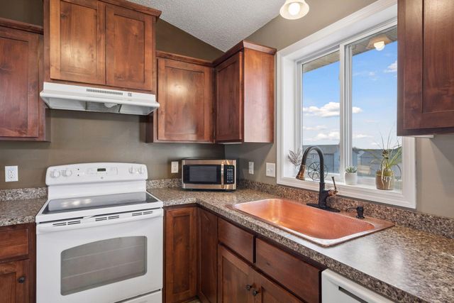 312 10th Street SE, Freeport, MN 56331