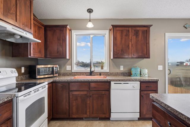 312 10th Street SE, Freeport, MN 56331