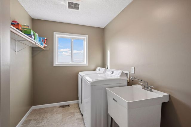 312 10th Street SE, Freeport, MN 56331