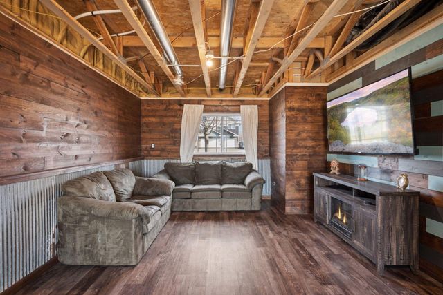 312 10th Street SE, Freeport, MN 56331