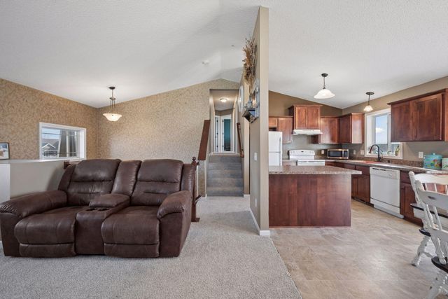 312 10th Street SE, Freeport, MN 56331