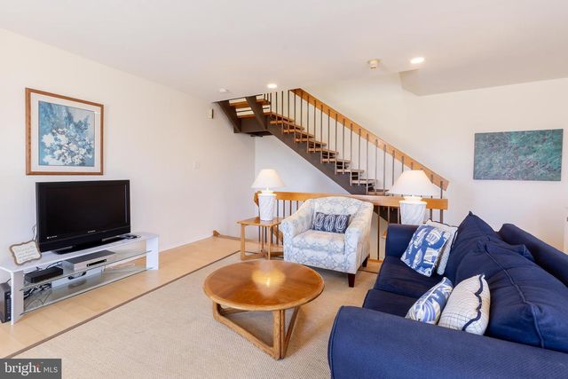 1205 Beach Ave Apt 7, Cape May, NJ 08204