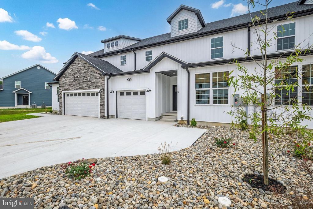 15 VALHALLA CT, Dover, DE 19904