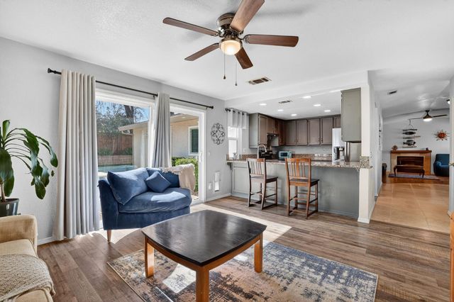 1360 Ridgerun Dr, Roseville, CA 95747