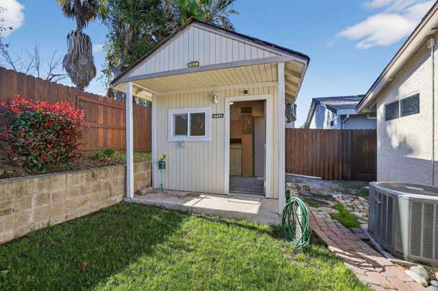 1360 Ridgerun Dr, Roseville, CA 95747