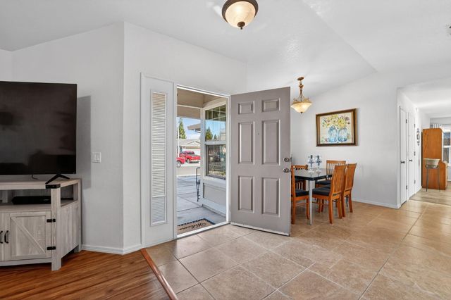 1360 Ridgerun Dr, Roseville, CA 95747